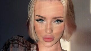AngelaHolmes Snapshot