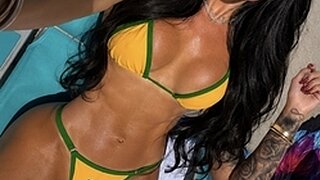 Thayla Coling Snapshot