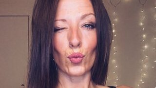 QueenieTrouble_UK Snapshot