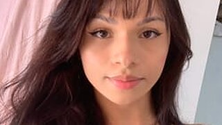 Alanis Hotgirl Snapshot