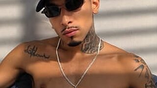Sexy Sagaz Snapshot